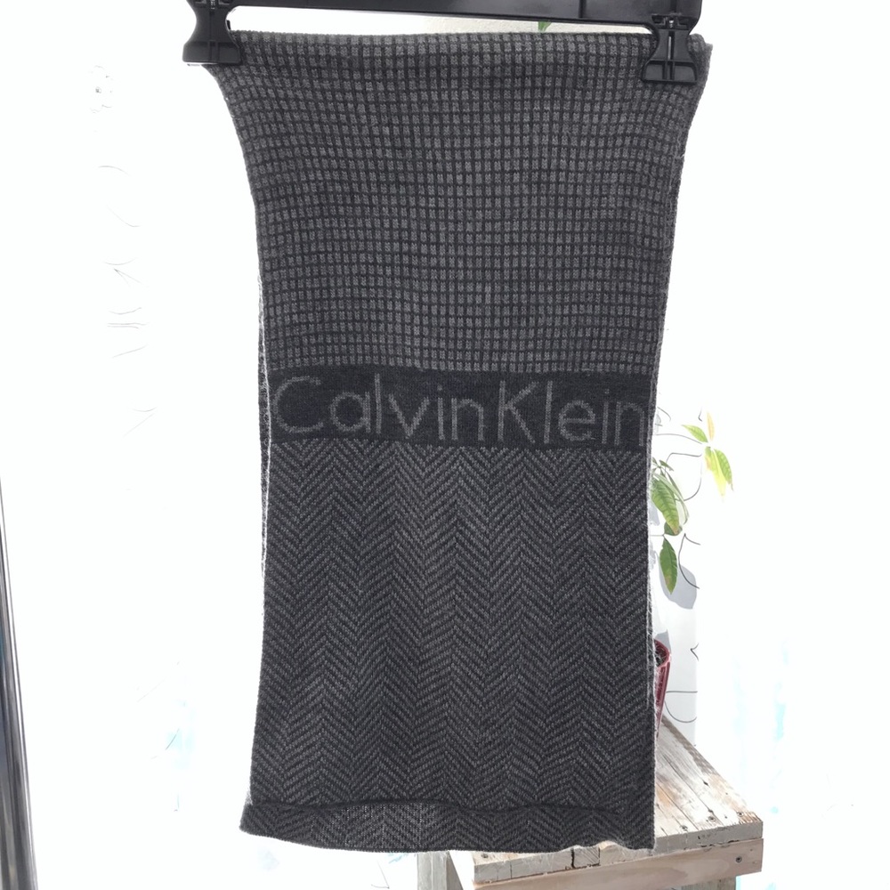 Calvin Klein Knitted Scarf